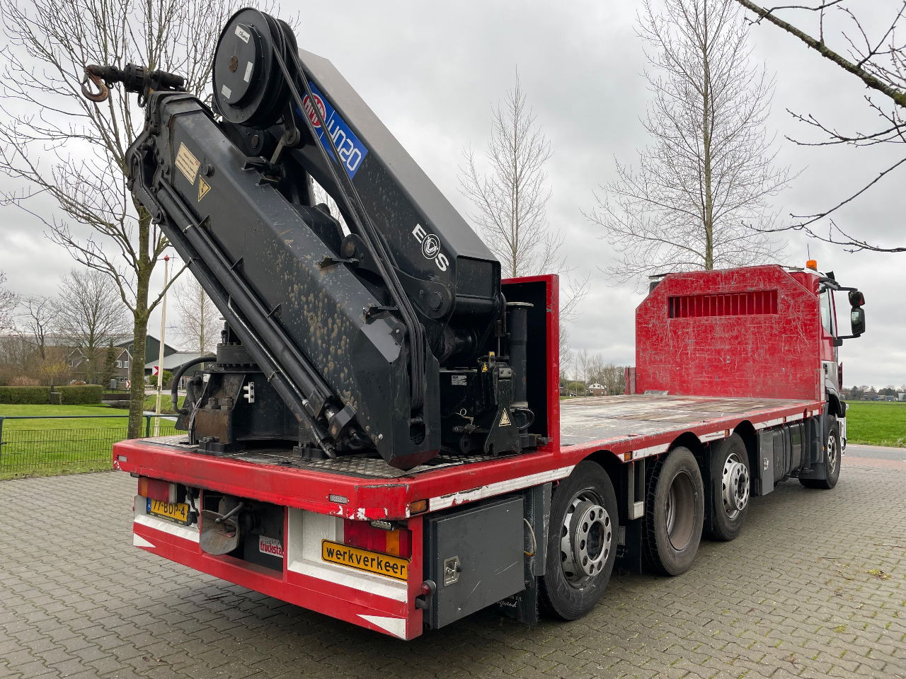 Camión grúa Iveco Stralis 360 with HMF 4020 K5 crane: foto 6