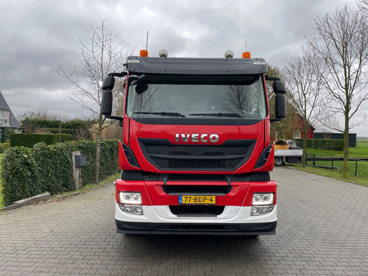 Camión grúa Iveco Stralis 360 with HMF 4020 K5 crane: foto 8