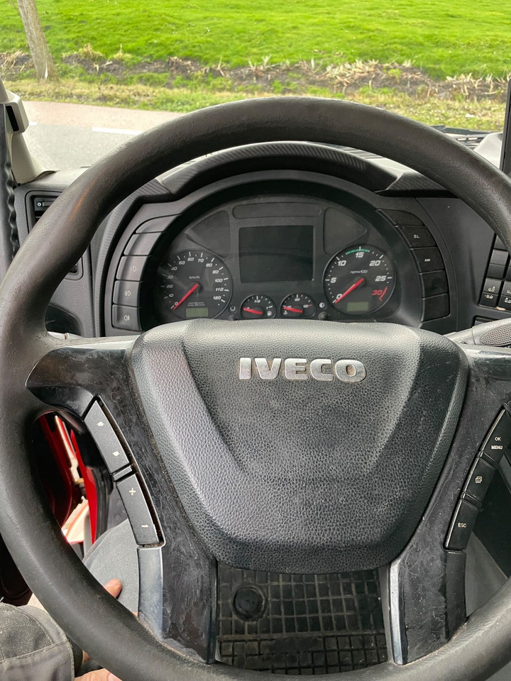 Camión grúa Iveco Stralis 360 with HMF 4020 K5 crane: foto 14