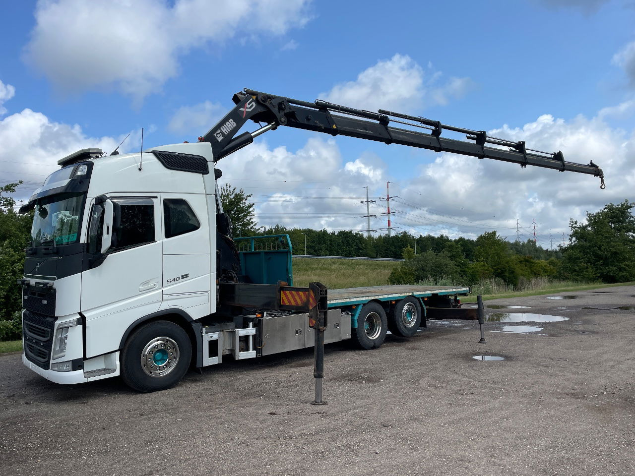 Volvo FH 13.540 FH 540 with hiab 477 e6 with remote - Camión grúa: foto 1 Volvo FH 13.540 FH 540 with hiab 477 e6 with remote - Camión grúa: foto 1