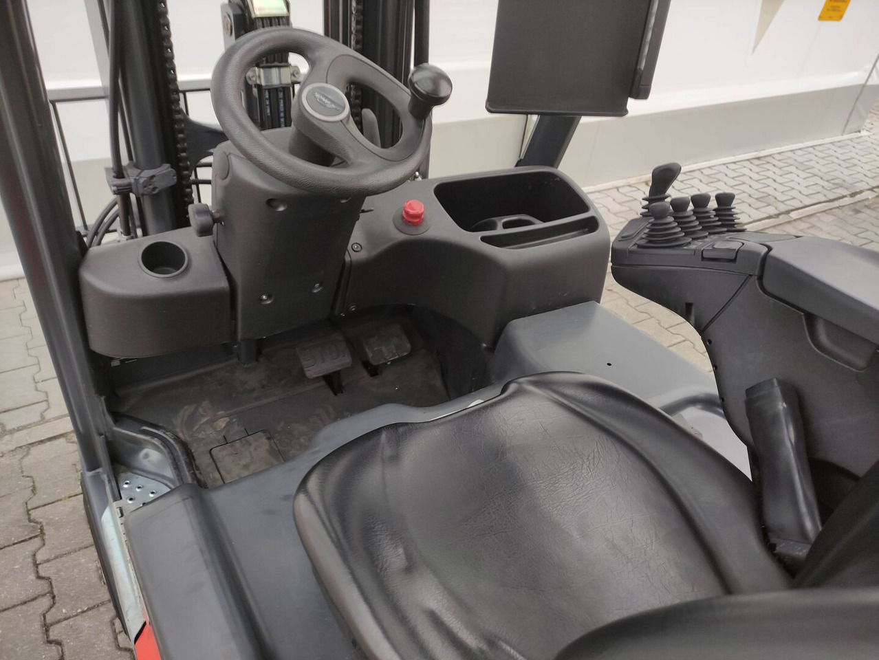 Linde E16PH-02-386 EVO - Carretilla elevadora eléctrica: foto 5 Linde E16PH-02-386 EVO - Carretilla elevadora eléctrica: foto 5