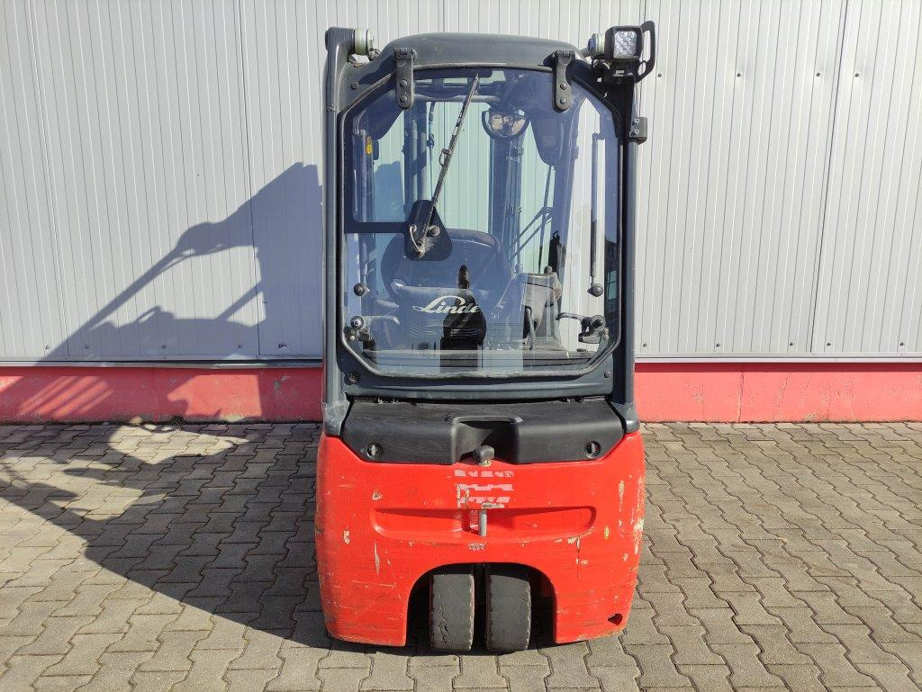 Linde E20L-02-386 - Carretilla elevadora eléctrica: foto 4 Linde E20L-02-386 - Carretilla elevadora eléctrica: foto 4
