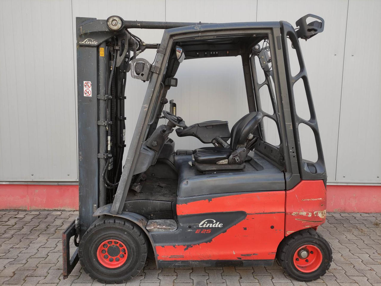 Linde E25-01-387 - Carretilla elevadora eléctrica: foto 1 Linde E25-01-387 - Carretilla elevadora eléctrica: foto 1