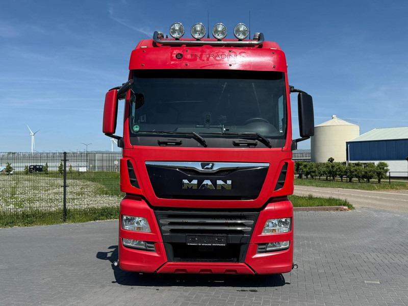 MAN 18.500 FULL AIR, ALCOA, TV, INVERTER, MICROWAVE, TOP. - Cabeza tractora: foto 3 MAN 18.500 FULL AIR, ALCOA, TV, INVERTER, MICROWAVE, TOP. - Cabeza tractora: foto 3