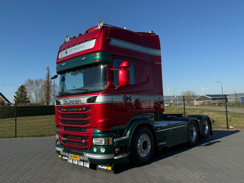 Scania R560 V8 SHOW TRUCK, INTERIOR, FULL AIR, LIKE NEW. - Cabeza tractora: foto 3 Scania R560 V8 SHOW TRUCK, INTERIOR, FULL AIR, LIKE NEW. - Cabeza tractora: foto 3