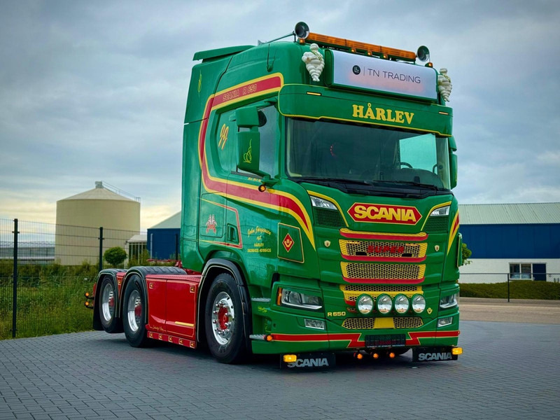 Scania R650 V8 SHOWTRUCK, VOLLUCHT, RETARDER, AUDIO, HYDRAULIEK, COMPLEET VOL. - Cabeza tractora: foto 1 Scania R650 V8 SHOWTRUCK, VOLLUCHT, RETARDER, AUDIO, HYDRAULIEK, COMPLEET VOL. - Cabeza tractora: foto 1