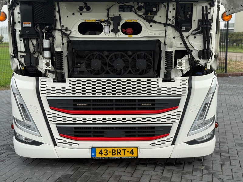 Cabeza tractora Volvo FH 13.460XL Turbocompound, leer, vollucht, 2 tanks, dubbel glas, vol spoiler.: foto 9 Cabeza tractora Volvo FH 13.460XL Turbocompound, leer, vollucht, 2 tanks, dubbel glas, vol spoiler.: foto 9