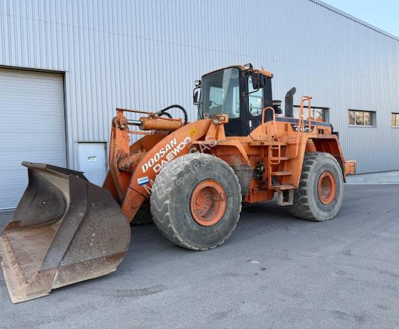 Daewoo M 400 V - Cargadora de ruedas: foto 1 Daewoo M 400 V - Cargadora de ruedas: foto 1