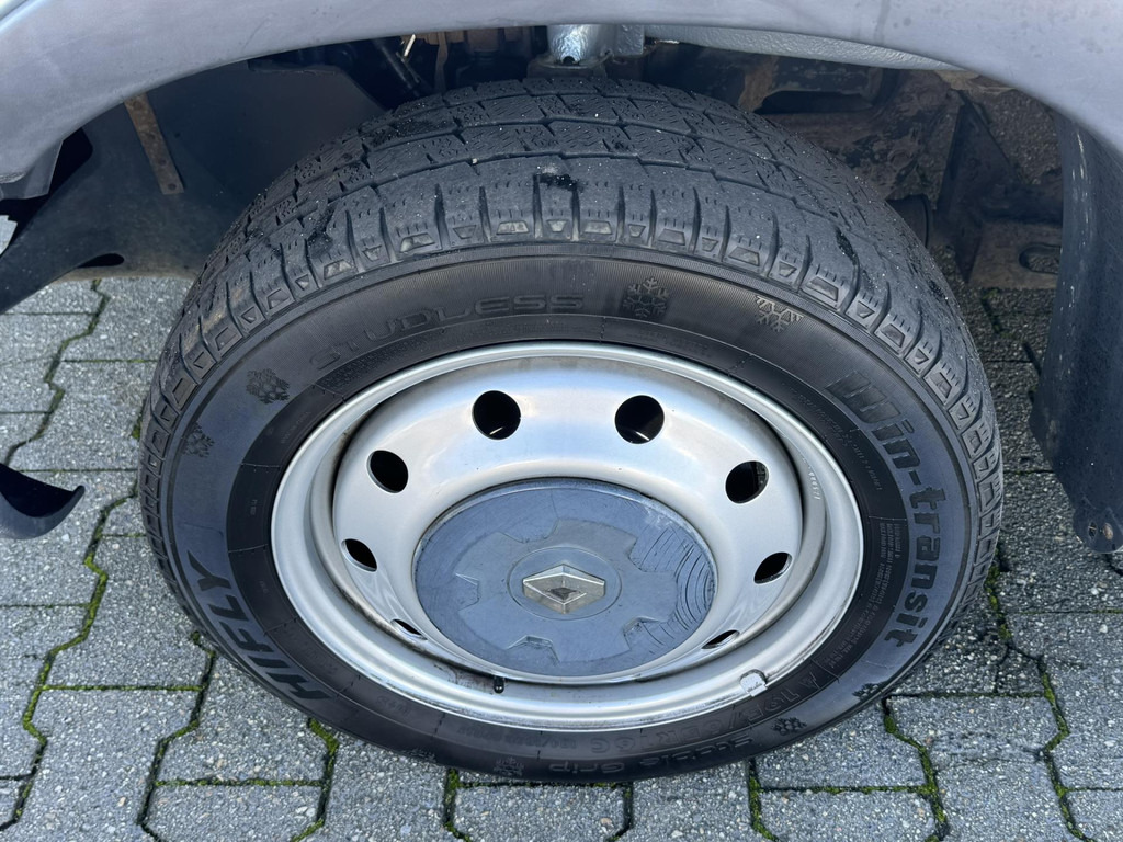 Renault Master-T28 2.5dCi L1H1 Dubbele cabine Trekhaak APK 05-2025 Loopt goed! - Furgoneta combi: foto 3 Renault Master-T28 2.5dCi L1H1 Dubbele cabine Trekhaak APK 05-2025 Loopt goed! - Furgoneta combi: foto 3