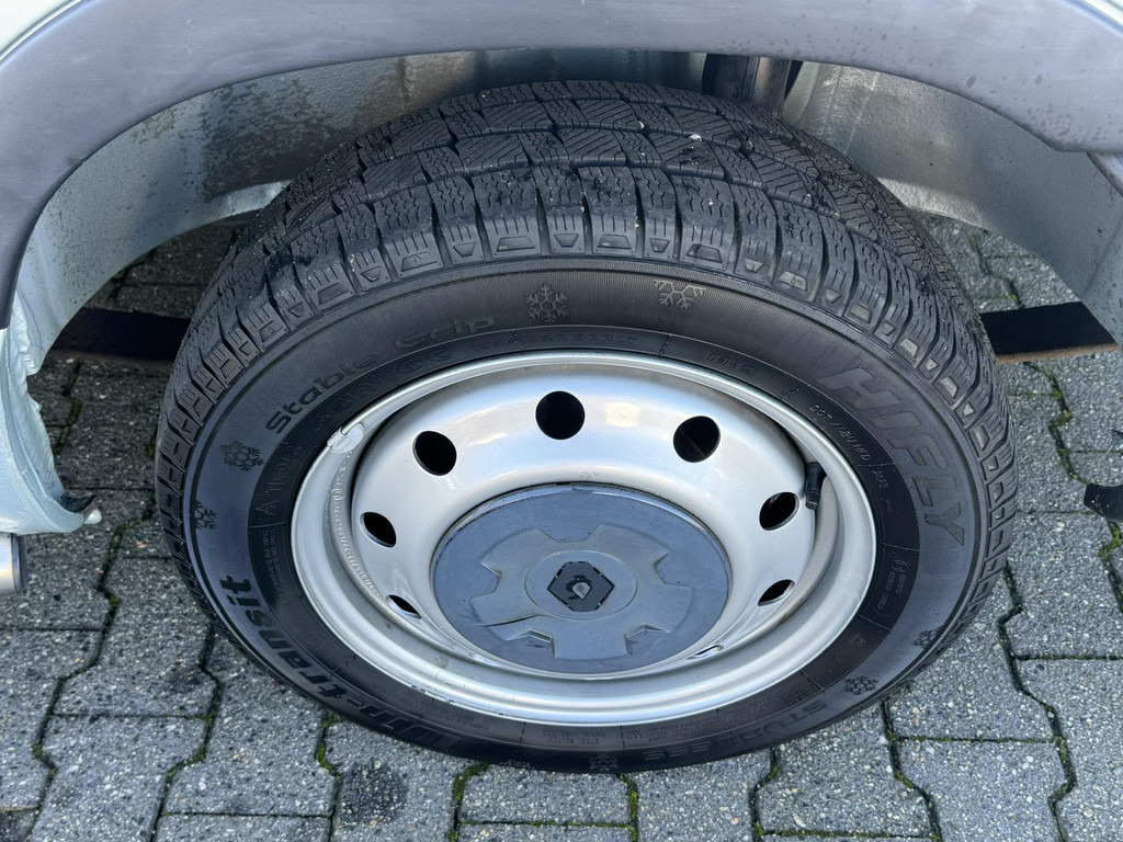 Renault Master-T28 2.5dCi L1H1 Dubbele cabine Trekhaak APK 05-2025 Loopt goed! - Furgoneta combi: foto 4 Renault Master-T28 2.5dCi L1H1 Dubbele cabine Trekhaak APK 05-2025 Loopt goed! - Furgoneta combi: foto 4