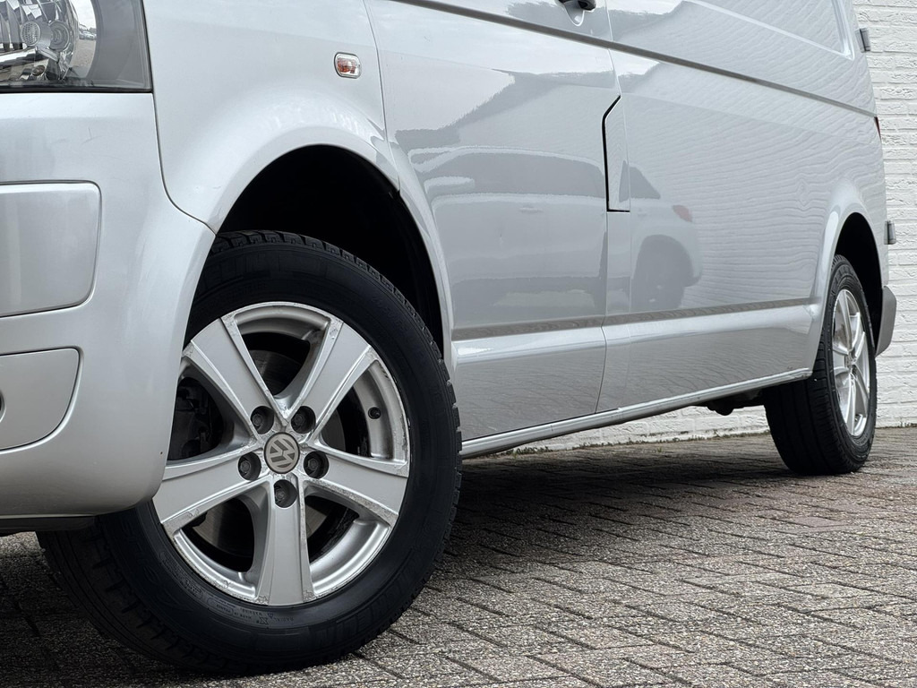 Volkswagen Transporter-2.0 TDI L2H3 Trekhaak Airco Navigatie Parrot Lat om Lat betimmering - Furgón: foto 4 Volkswagen Transporter-2.0 TDI L2H3 Trekhaak Airco Navigatie Parrot Lat om Lat betimmering - Furgón: foto 4