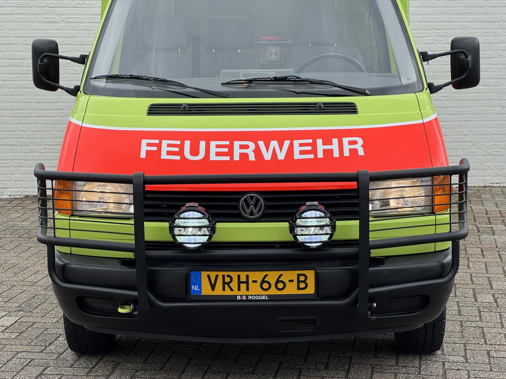 Volkswagen Transporter-2.5 292 syncro ex Zwitserse brandweer Trekhaak Verstralers Laadruimte ventilatie - Furgoneta con caja de lona: foto 4 Volkswagen Transporter-2.5 292 syncro ex Zwitserse brandweer Trekhaak Verstralers Laadruimte ventilatie - Furgoneta con caja de lona: foto 4