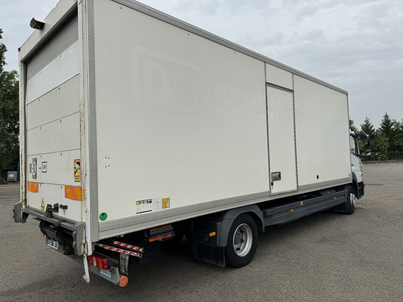 MERCEDES-BENZ ATEGO 1218 - Camión caja cerrada: foto 3 MERCEDES-BENZ ATEGO 1218 - Camión caja cerrada: foto 3