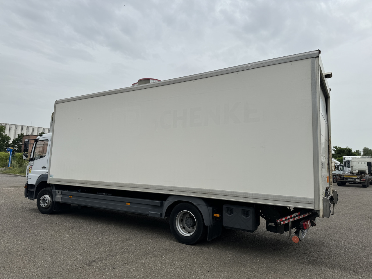 MERCEDES-BENZ ATEGO 1218 - Camión caja cerrada: foto 5 MERCEDES-BENZ ATEGO 1218 - Camión caja cerrada: foto 5