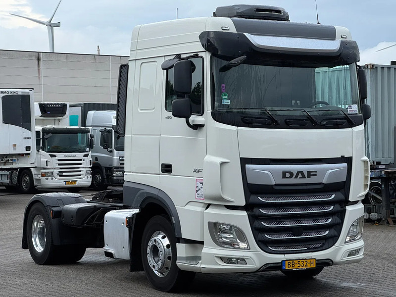 DAF XF 450 Space Cab Euro 6 - Cabeza tractora: foto 2 DAF XF 450 Space Cab Euro 6 - Cabeza tractora: foto 2