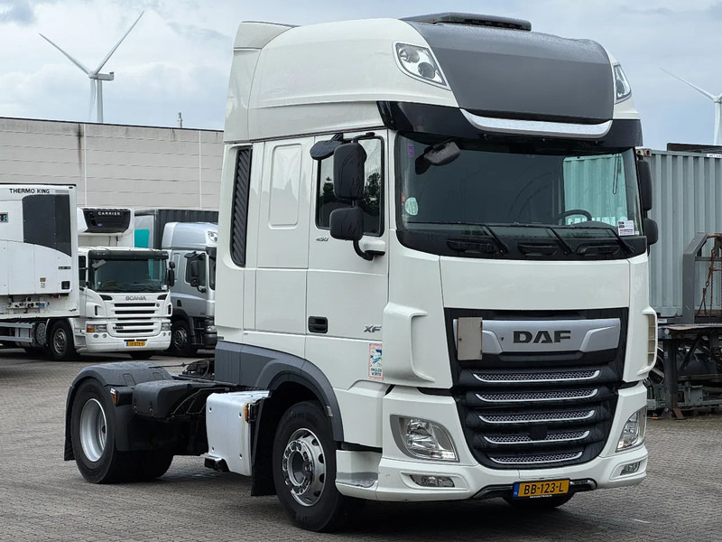 DAF XF 450 Super Space Cab Euro 6 - Cabeza tractora: foto 2 DAF XF 450 Super Space Cab Euro 6 - Cabeza tractora: foto 2