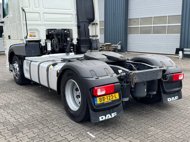 DAF XF 450 Super Space Cab Euro 6 - Cabeza tractora: foto 5 DAF XF 450 Super Space Cab Euro 6 - Cabeza tractora: foto 5