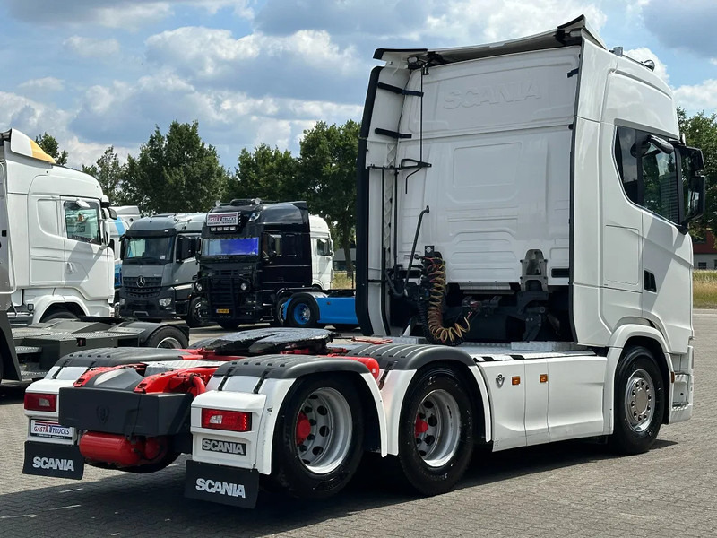 Scania S650 V8 6x2 Boogie / Retarder / 2 Tank / Full Air / Full Spoiler - Cabeza tractora: foto 3 Scania S650 V8 6x2 Boogie / Retarder / 2 Tank / Full Air / Full Spoiler - Cabeza tractora: foto 3