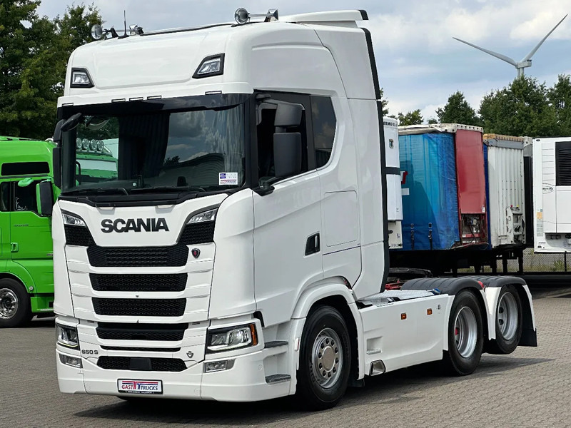 Scania S650 V8 6x2 Boogie / Retarder / 2 Tank / Full Air / Full Spoiler - Cabeza tractora: foto 1 Scania S650 V8 6x2 Boogie / Retarder / 2 Tank / Full Air / Full Spoiler - Cabeza tractora: foto 1