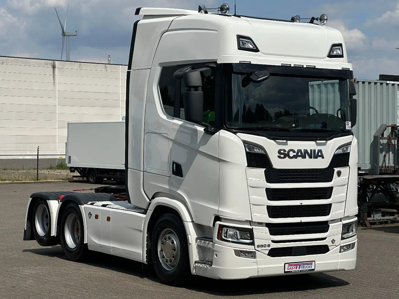 Scania S650 V8 6x2 Boogie / Retarder / 2 Tank / Full Air / Full Spoiler - Cabeza tractora: foto 2 Scania S650 V8 6x2 Boogie / Retarder / 2 Tank / Full Air / Full Spoiler - Cabeza tractora: foto 2