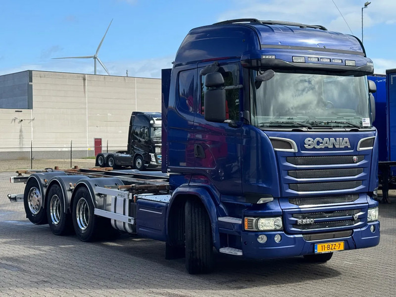 Scania R520 V8 8x4*4 Retarder / BDF / Full Air / Euro 6 - Camión portacontenedore/ Intercambiable: foto 2 Scania R520 V8 8x4*4 Retarder / BDF / Full Air / Euro 6 - Camión portacontenedore/ Intercambiable: foto 2