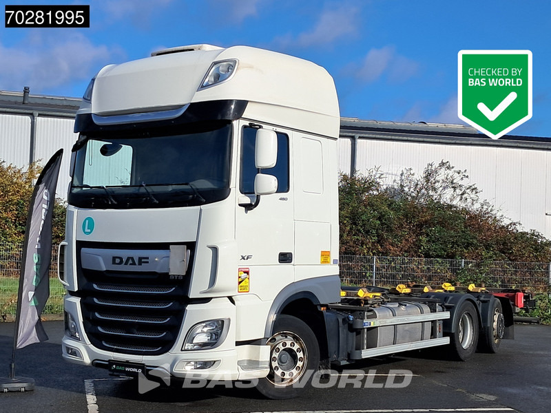 DAF XF 480 6X2 Retarder 2xTanks Lift/Steering Axle Standklima ACC Euro 6 - Camión portacontenedore/ Intercambiable: foto 1 DAF XF 480 6X2 Retarder 2xTanks Lift/Steering Axle Standklima ACC Euro 6 - Camión portacontenedore/ Intercambiable: foto 1