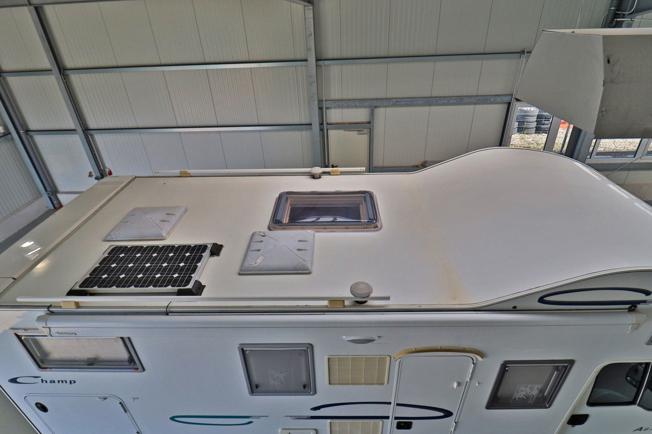 Cristall A 670 G/Automatik/Festbett/Garage/Solar/Markise - Autocaravana capuchina: foto 4 Cristall A 670 G/Automatik/Festbett/Garage/Solar/Markise - Autocaravana capuchina: foto 4
