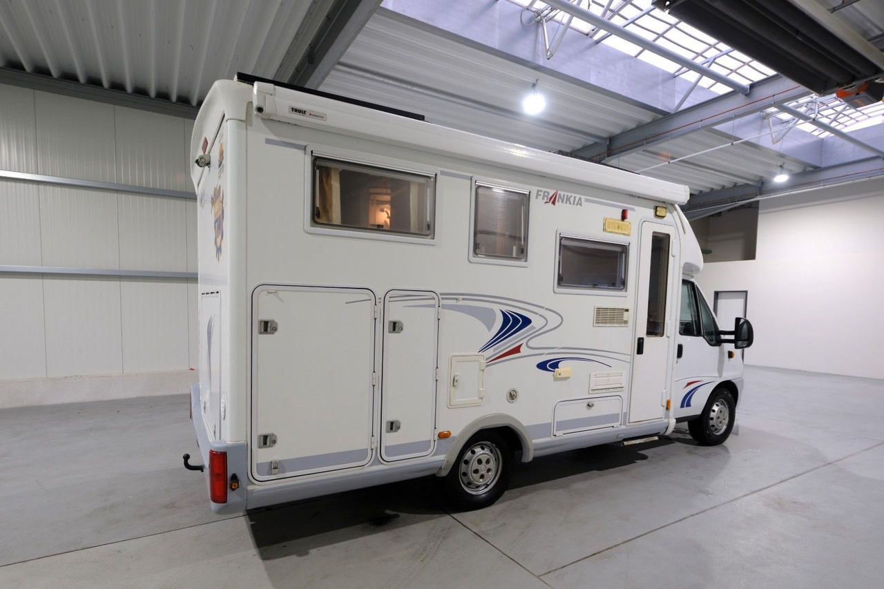Frankia T 650 BD/Festbett/Garage/Solar/Markise Frankia T 650 BD/Festbett/Garage/Solar/Markise - Autocaravana perfilada: foto 4 Frankia T 650 BD/Festbett/Garage/Solar/Markise Frankia T 650 BD/Festbett/Garage/Solar/Markise - Autocaravana perfilada: foto 4
