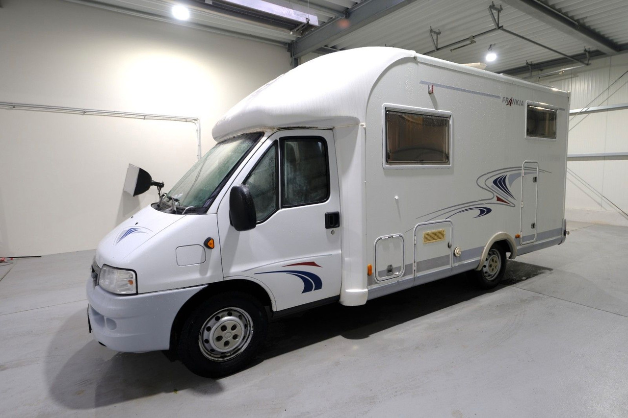 Frankia T 650 BD/Festbett/Garage/Solar/Markise Frankia T 650 BD/Festbett/Garage/Solar/Markise - Autocaravana perfilada: foto 2 Frankia T 650 BD/Festbett/Garage/Solar/Markise Frankia T 650 BD/Festbett/Garage/Solar/Markise - Autocaravana perfilada: foto 2