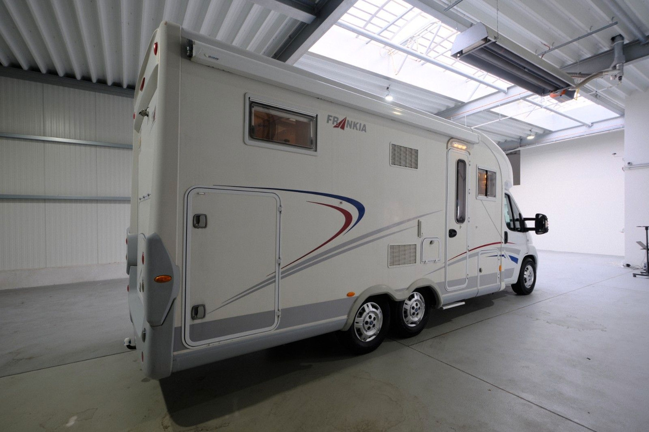 Frankia T 740 BD/Festbett/Garage/Klima/Solar/158 PS - Autocaravana perfilada: foto 2 Frankia T 740 BD/Festbett/Garage/Klima/Solar/158 PS - Autocaravana perfilada: foto 2
