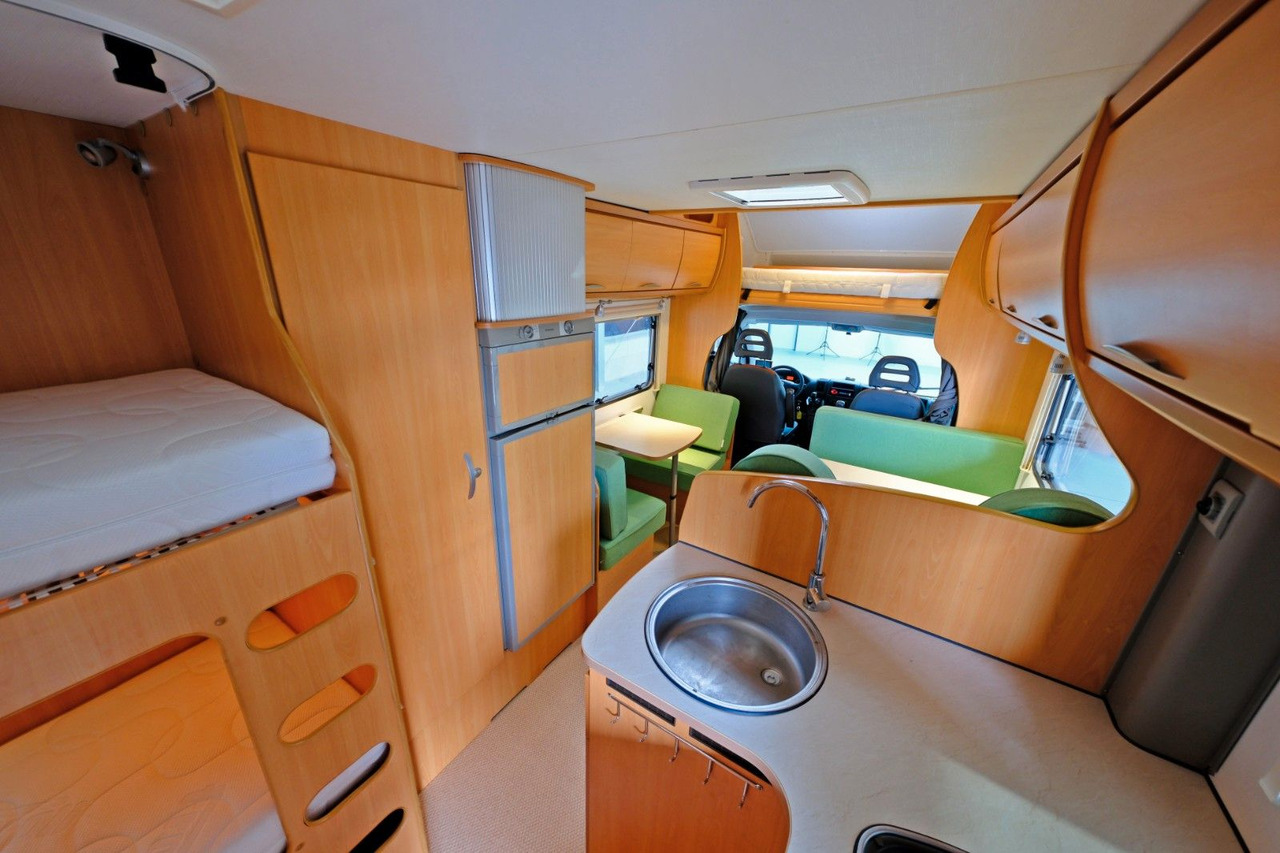 Pilote Aventura A 710/Etagenbetten/Klima/Markise/Finanz - Autocaravana capuchina: foto 5 Pilote Aventura A 710/Etagenbetten/Klima/Markise/Finanz - Autocaravana capuchina: foto 5