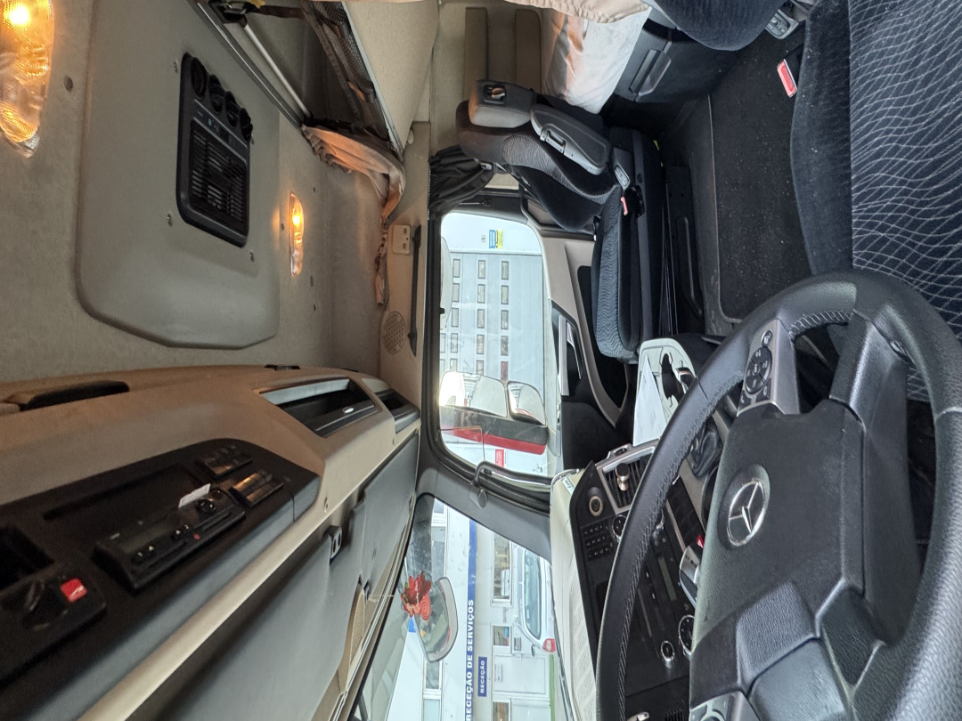 Mercedes Actros 510 1851 - Cabeza tractora: foto 4 Mercedes Actros 510 1851 - Cabeza tractora: foto 4