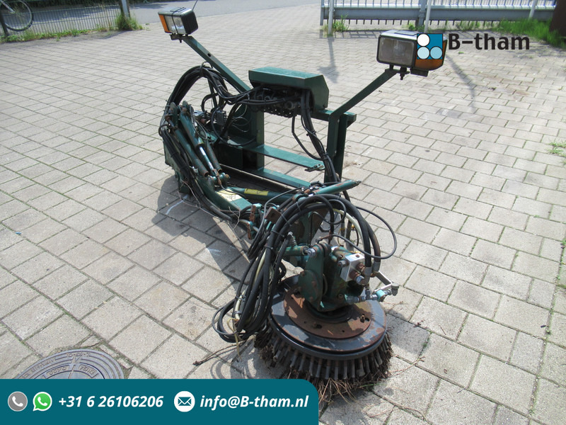 Burtec Borstelarm aanbouw - Barredora cucharón para Vehículo municipal: foto 1 Burtec Borstelarm aanbouw - Barredora cucharón para Vehículo municipal: foto 1