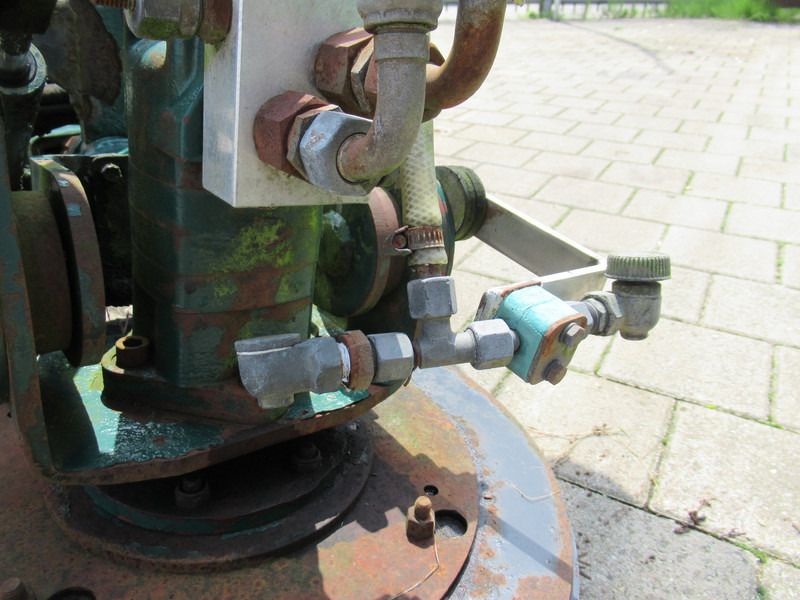 Burtec Borstelarm aanbouw - Barredora cucharón para Vehículo municipal: foto 4 Burtec Borstelarm aanbouw - Barredora cucharón para Vehículo municipal: foto 4