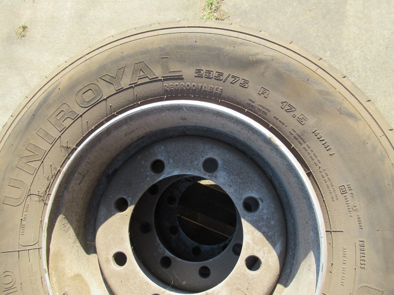 MEFRO 4 x Velg 17.5x6.75 + band Veldhuizen - Rueda completa para Camión: foto 2 MEFRO 4 x Velg 17.5x6.75 + band Veldhuizen - Rueda completa para Camión: foto 2