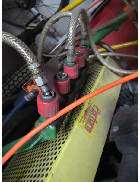 Votex Yanmar Diesel Pneumatische Snoei-unit Pneumatisch Snoei gereedschap - Maquinaria agrícola: foto 3 Votex Yanmar Diesel Pneumatische Snoei-unit Pneumatisch Snoei gereedschap - Maquinaria agrícola: foto 3