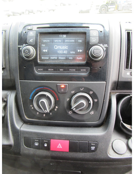 Furgoneta pequeña Peugeot Boxer 330 2.2 HDI 96KW L2H2 XR Airco Klima Flitsers: foto 9