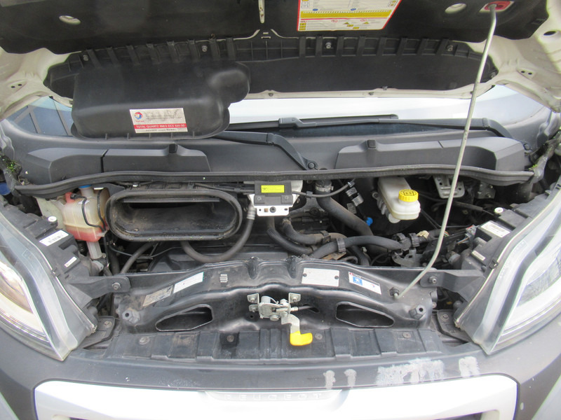 Furgoneta pequeña Peugeot Boxer 330 2.2 HDI 96KW L2H2 XR Airco Klima Flitsers: foto 13