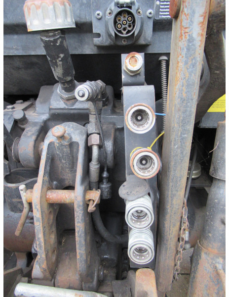 Tractor Valtra 700 4x2 VALMET: foto 6 Tractor Valtra 700 4x2 VALMET: foto 6