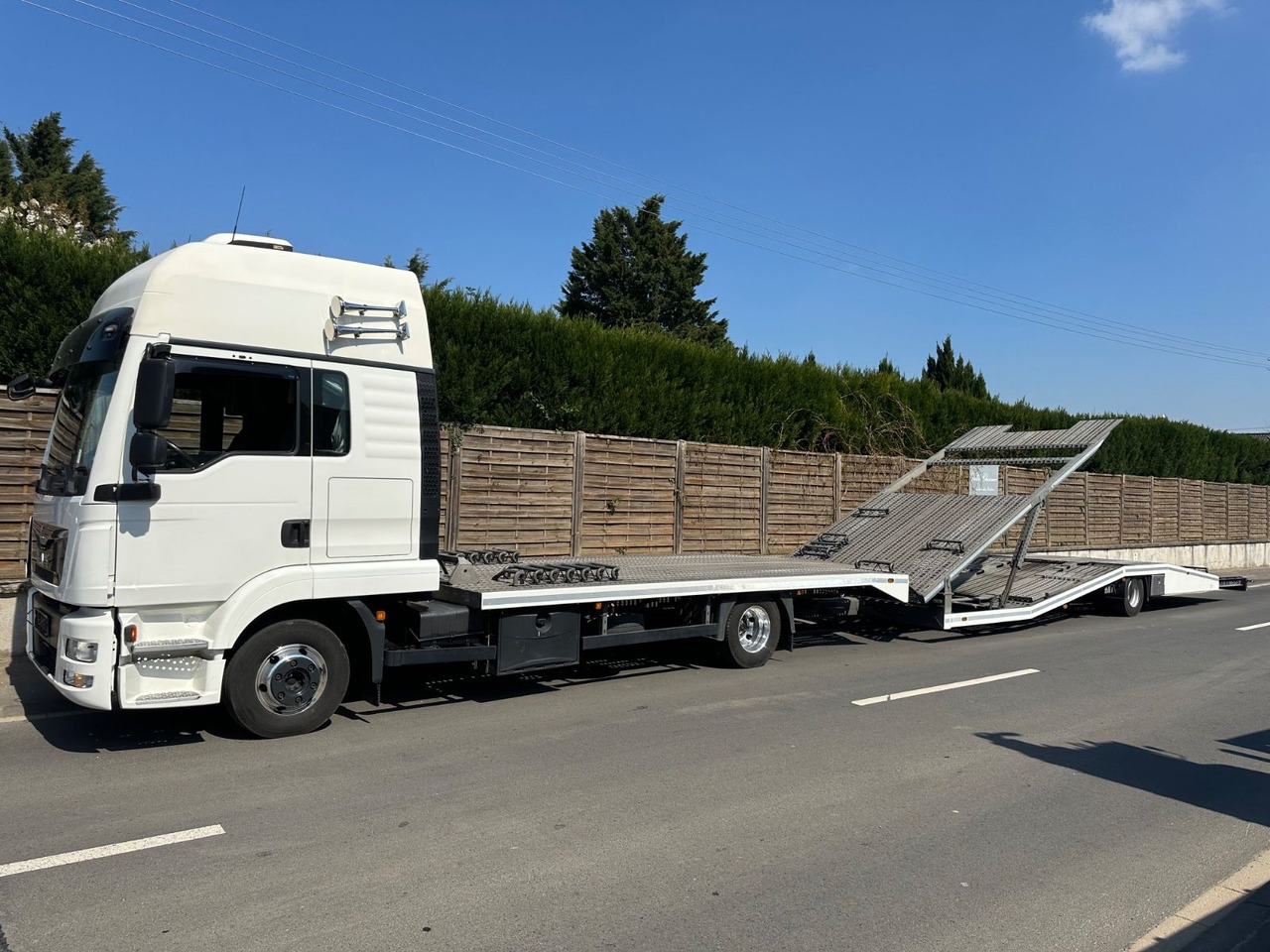 MAN 8.250 TGL*VDI2700*TOP*4-er Zug BFT Anhänger MAN 8.250 TGL*VDI2700*TOP*4-er Zug BFT Anhänger - Camión portavehículos, Furgoneta: foto 2 MAN 8.250 TGL*VDI2700*TOP*4-er Zug BFT Anhänger MAN 8.250 TGL*VDI2700*TOP*4-er Zug BFT Anhänger - Camión portavehículos, Furgoneta: foto 2