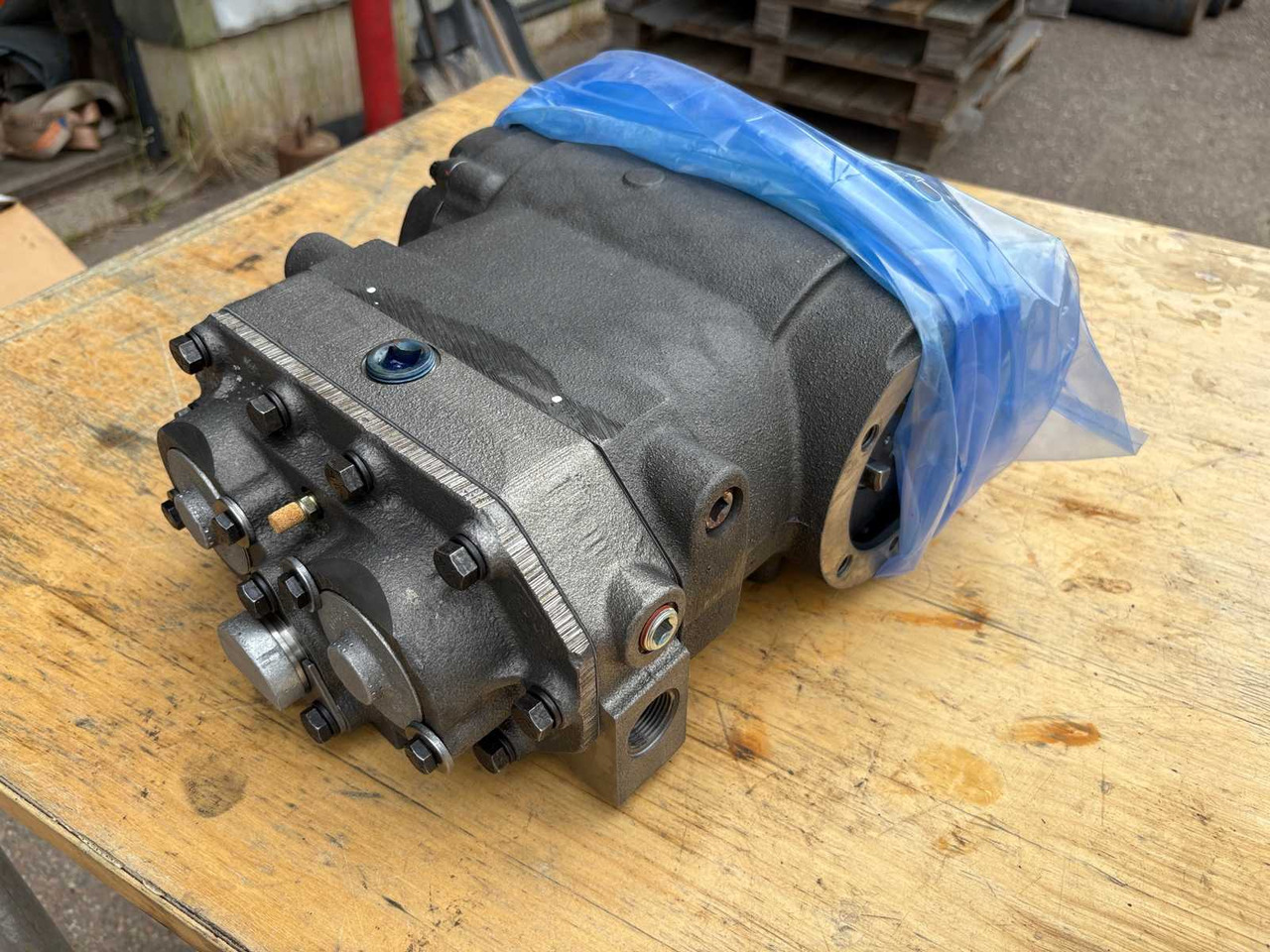 Air Dryer Compressor Cummins ST-676 - Compresor de aire acondicionado: foto 2 Air Dryer Compressor Cummins ST-676 - Compresor de aire acondicionado: foto 2