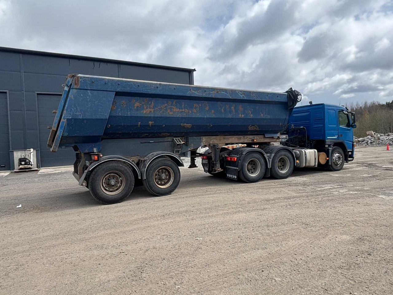 Volvo 440 truck - Balster semi-trailer - Otros maquinaria: foto 5 Volvo 440 truck - Balster semi-trailer - Otros maquinaria: foto 5
