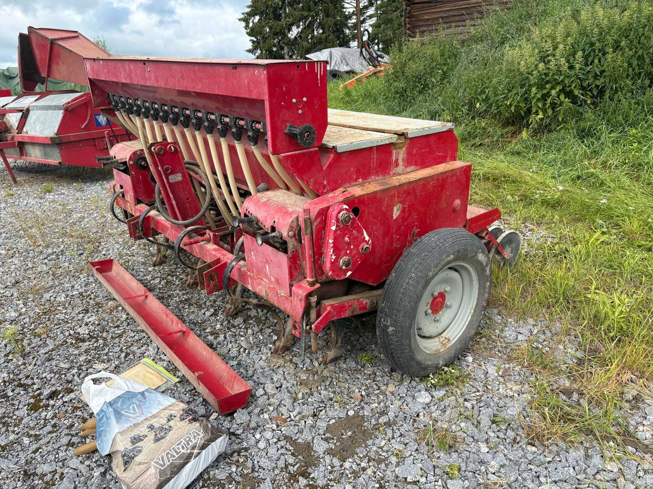 Seed drill Hankkija-Juko - Sembradora: foto 1 Seed drill Hankkija-Juko - Sembradora: foto 1
