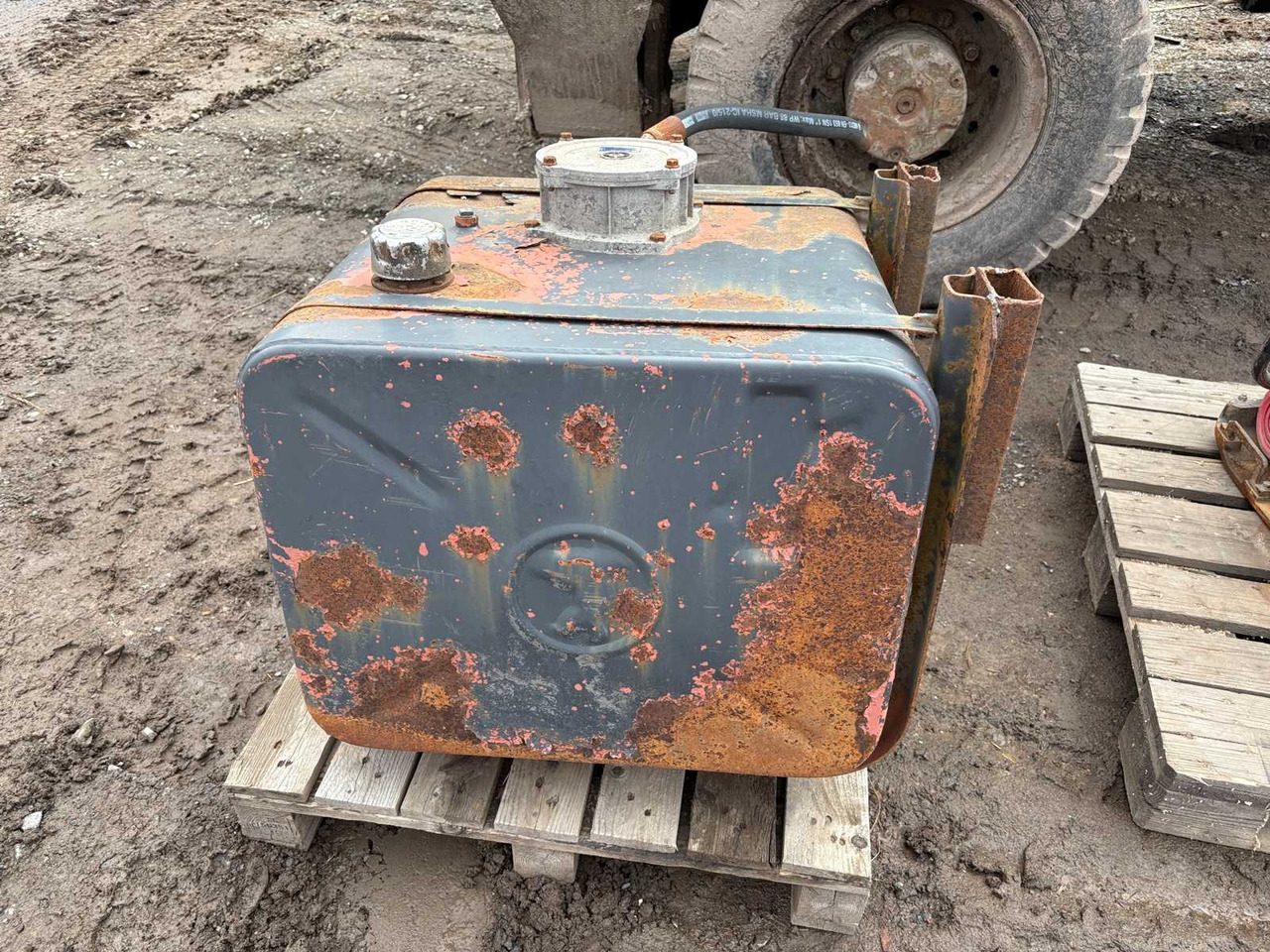 Truck Fuel Tank - Depósito de combustible para Camión: foto 2 Truck Fuel Tank - Depósito de combustible para Camión: foto 2