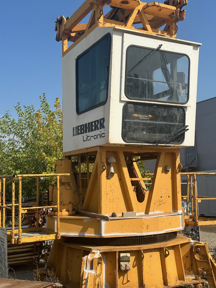LIEBHERR 140 EC-H10 - Grúa torre: foto 1 LIEBHERR 140 EC-H10 - Grúa torre: foto 1
