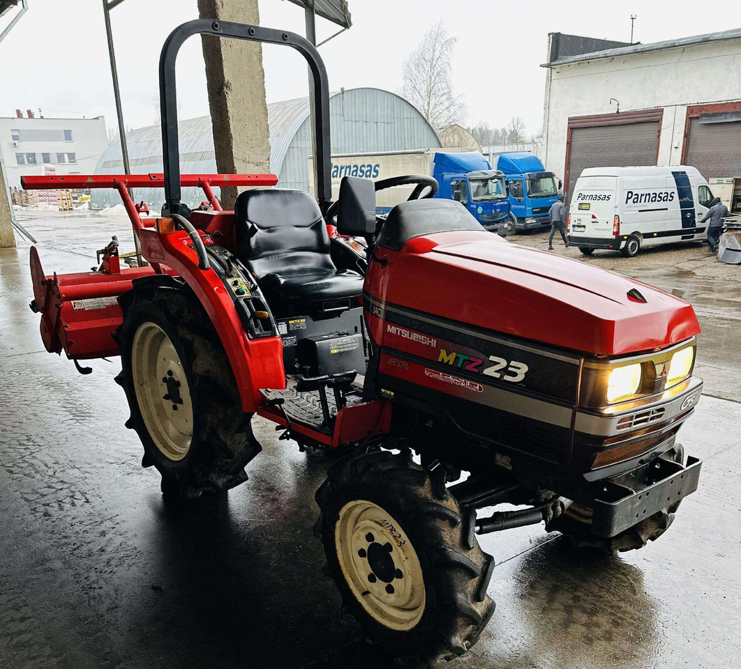 Mitsubishi MTZ23 - Tractor: foto 2 Mitsubishi MTZ23 - Tractor: foto 2