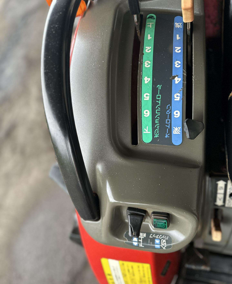 Tractor Yanmar F230: foto 6