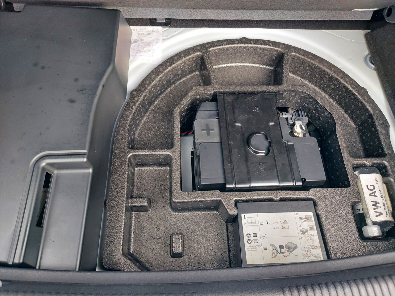 Sedan Audi A1 Sportback sport S-Line Pano Bose Xenon DAB: foto 26 Sedan Audi A1 Sportback sport S-Line Pano Bose Xenon DAB: foto 26