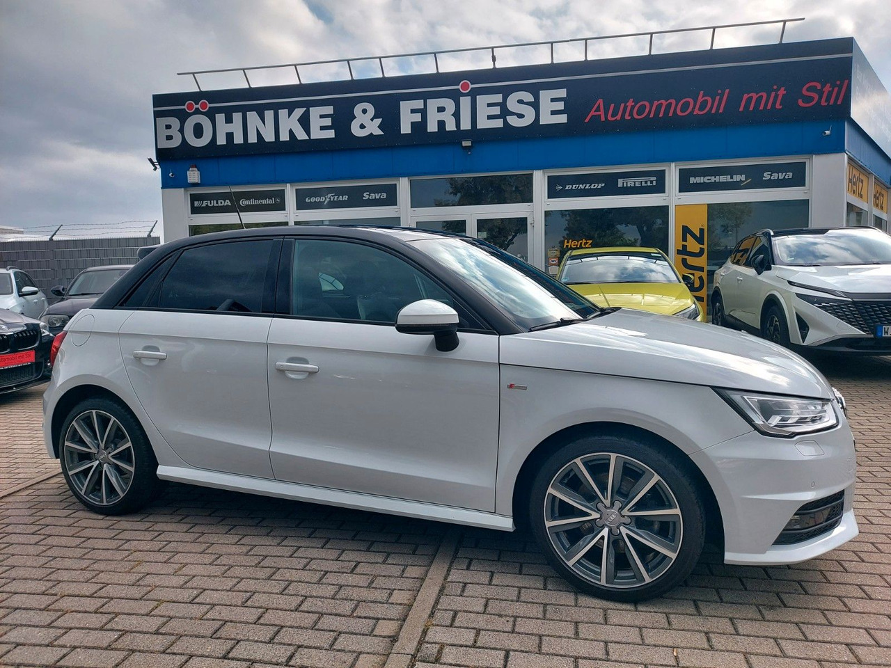 Sedan Audi A1 Sportback sport S-Line Pano Bose Xenon DAB: foto 12 Sedan Audi A1 Sportback sport S-Line Pano Bose Xenon DAB: foto 12