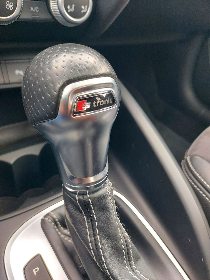 Sedan Audi A1 Sportback sport S-Line Pano Bose Xenon DAB: foto 30